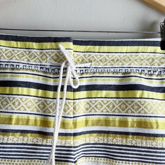 Ann Taylor LOFT The Riviera Short in Yellow White Jacquard Stripes, Size‎ 0 - Picture 3 of 13